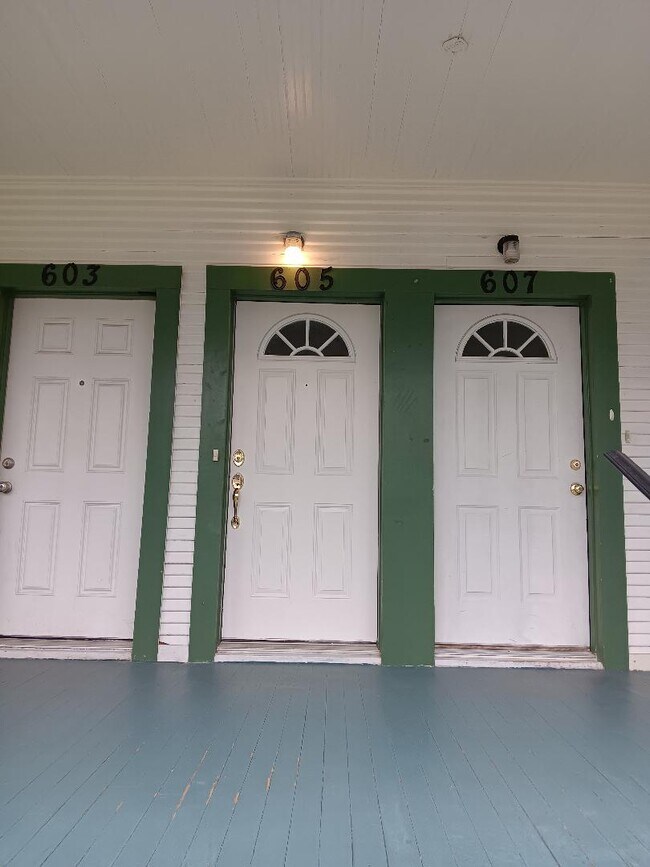 603 E Grayson St unit 603 E. Grayson st., San Antonio, TX 78208 - photo 3