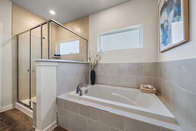 11602 Youngquist Dr, Mont Belvieu, TX 77535 - photo 5