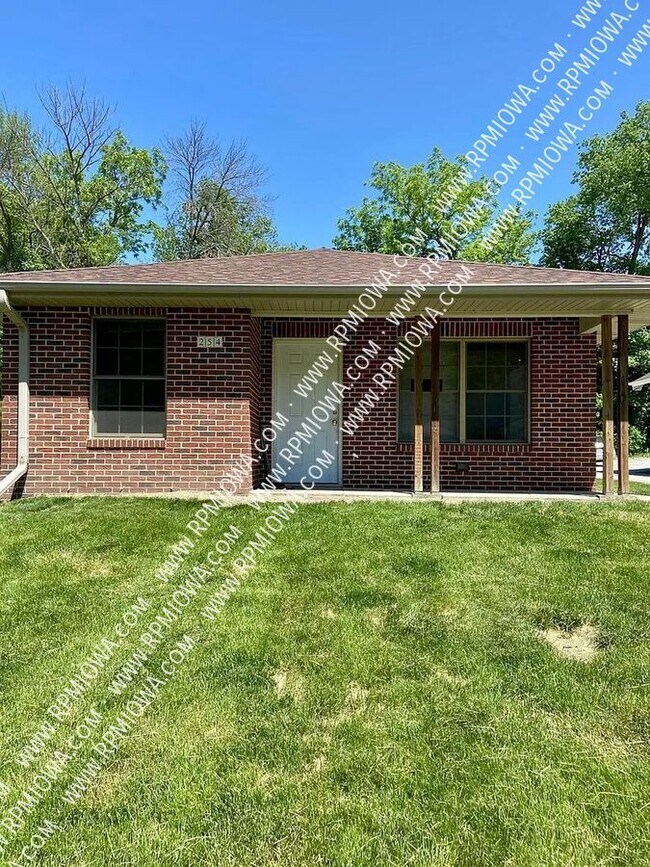 254 Campus Ave, Ames, IA 50014