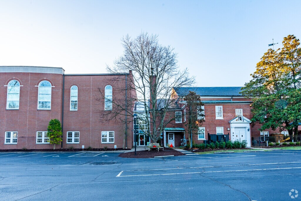 Second Presbyterian School is a private school located in St. Matthews, KY.
