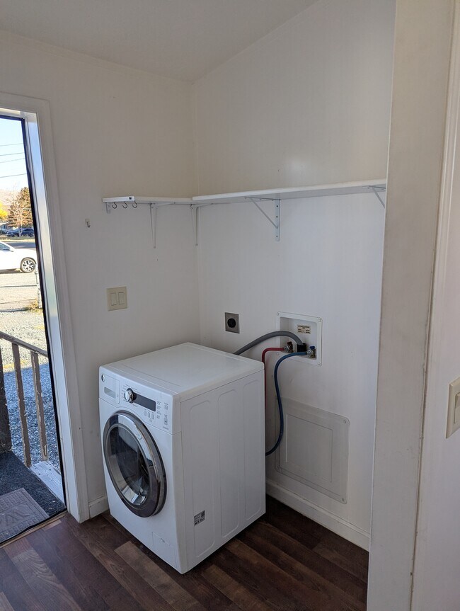 2390 Poole Way, Carson City, NV 89706 - photo 4