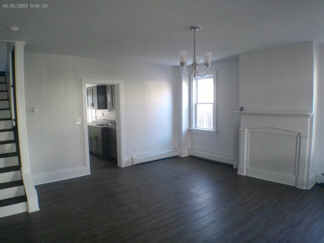 Large living room. Lots of sun light.