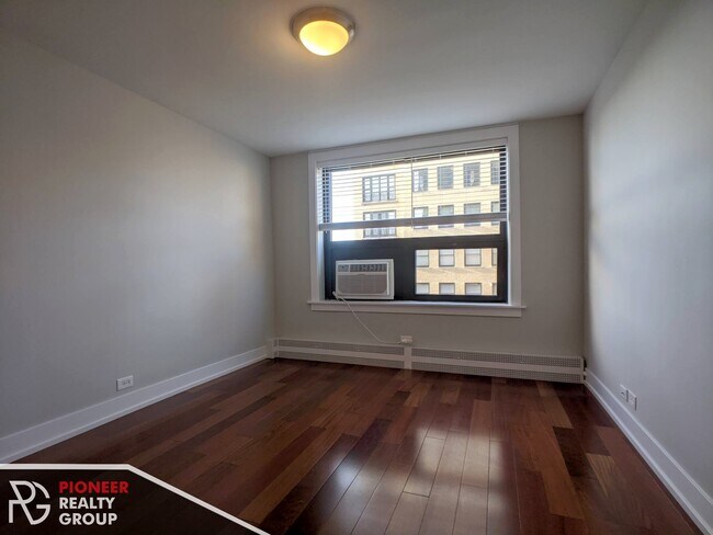 433 W Wellington Ave unit 445-11E, Chicago, IL 60657 - photo 5