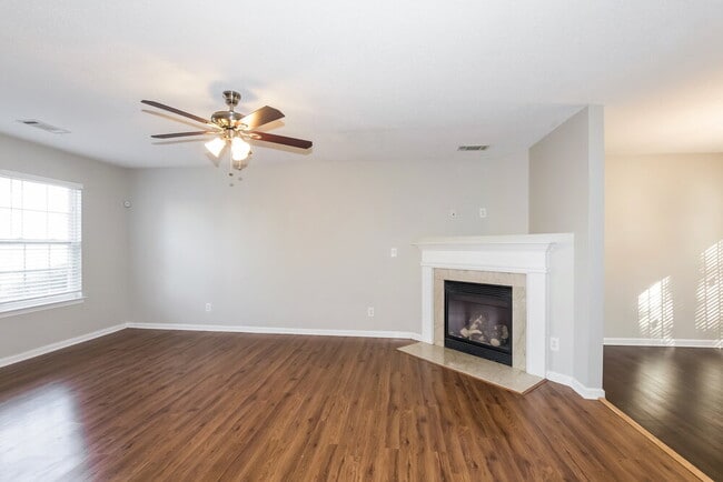 1469 Mandy Pl Ct, Charlotte, NC 28216 - photo 4