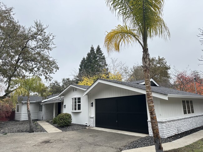 2610 Walnut Blvd, Walnut Creek, CA 94596 - photo 2