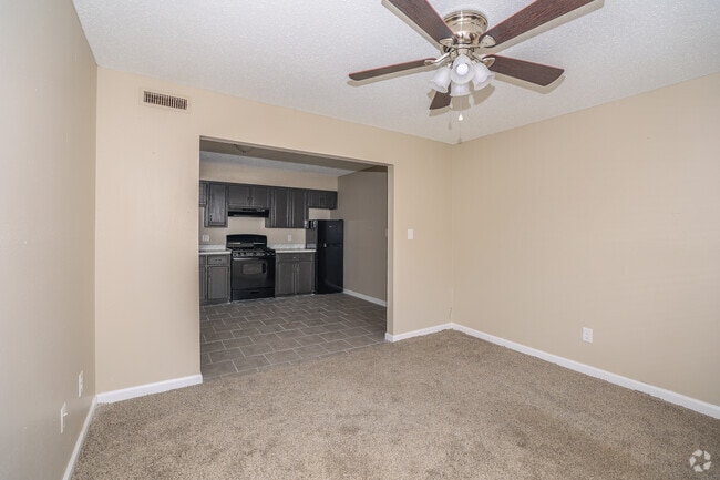 1BR, 1BA - 620SF - Living Area
