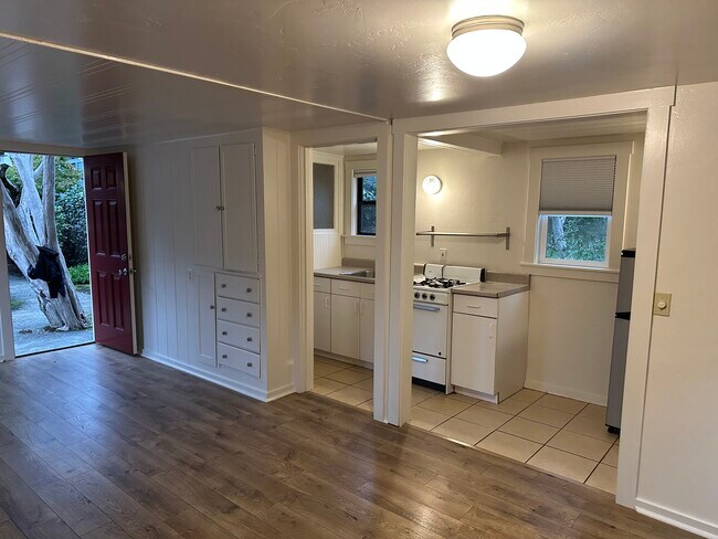 848 3rd St unit C, Santa Rosa, CA 95404 - photo 4