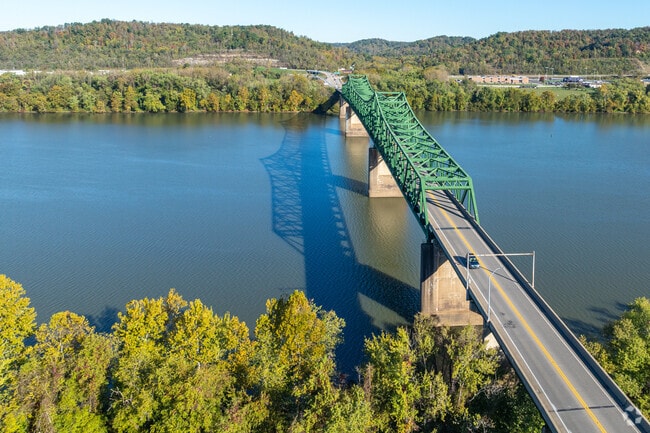 The West Huntington Bridge carries Route 52 across the Ohio River.
