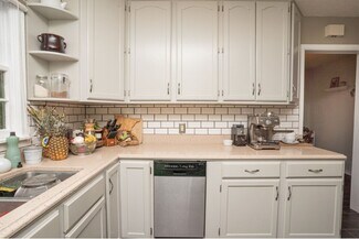 1905 44th Ave NE, Minneapolis, MN 55421