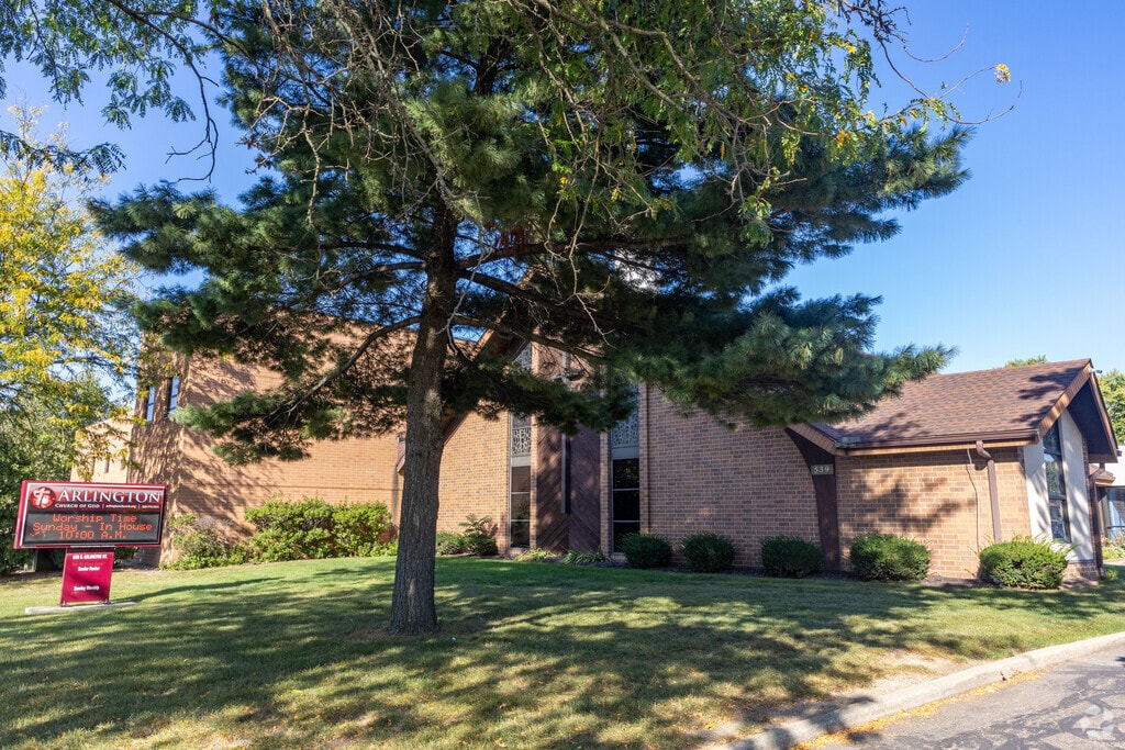 Arlington Christian Academy provides private education in the neighborhood of 
East Akron