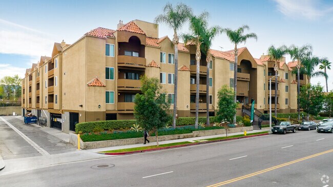 Encino Palms Apartments, Encino, CA 91316 - photo 3