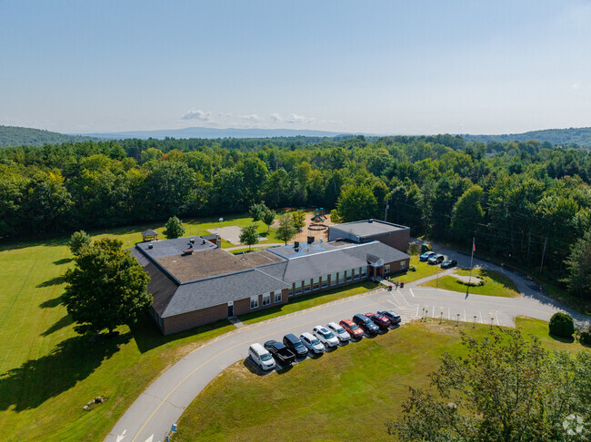 Salisbury Elementary School located in the town of Salisbury, NH serves grades K-5.