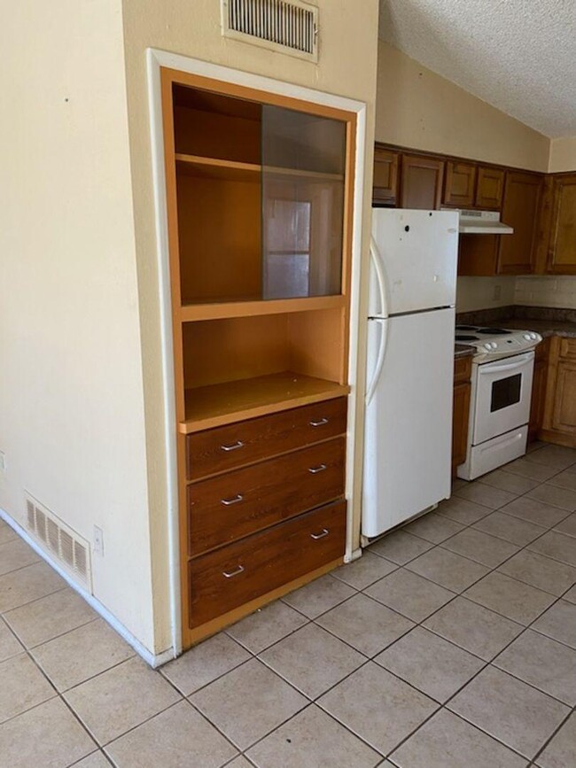 1709 E Adelaide Dr, Tucson, AZ 85719