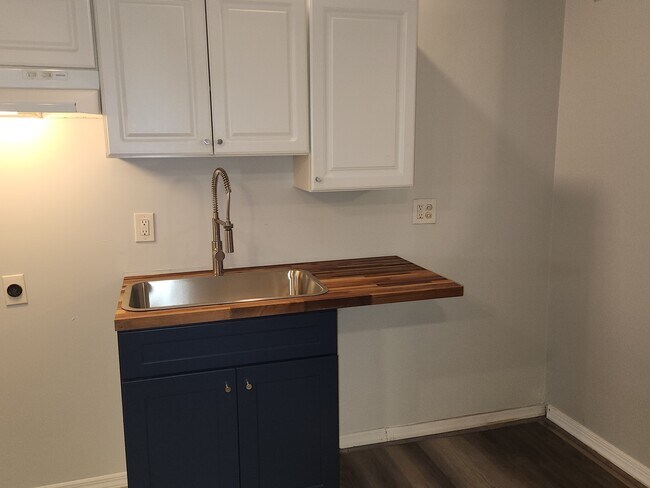 13406 Boca Ciega Ave unit 1, Madeira Beach, FL 33708 - photo 5