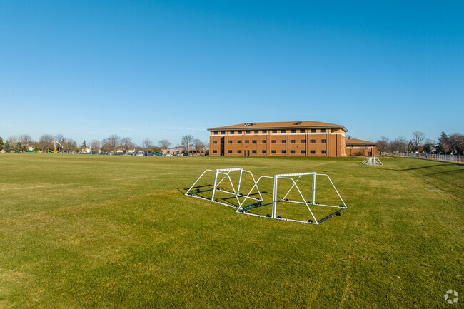 Emerson Middle School has a student teacher ratio of 12 to 1.