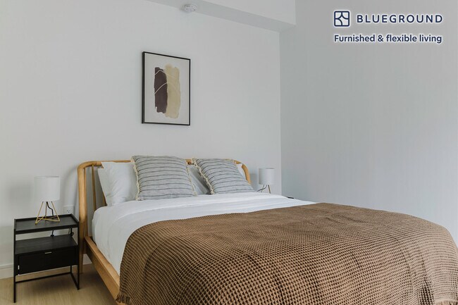 572 11th Ave unit FL8-ID1567, New York, NY 10036 - photo 6