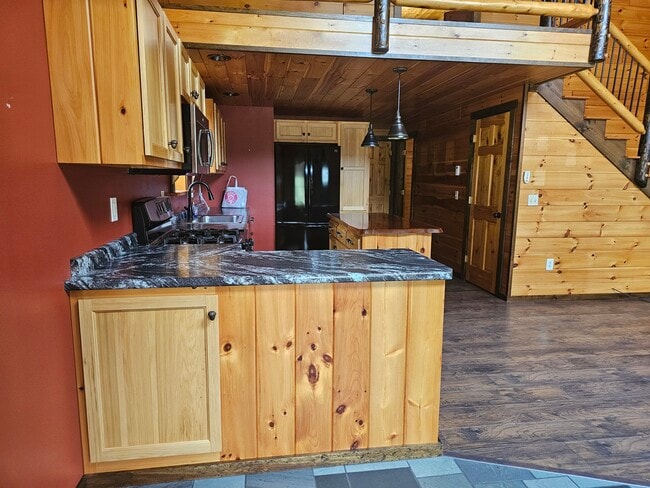 2058 E Clarendon Rd, Clarendon, VT 05759 - photo 3