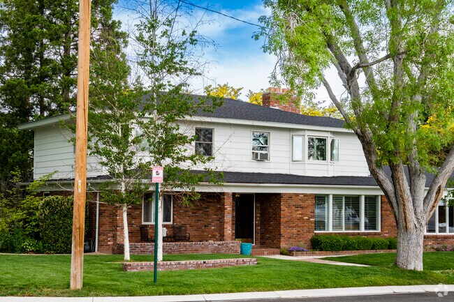 Mayberry has a lot of large properties accented by brick siding.
