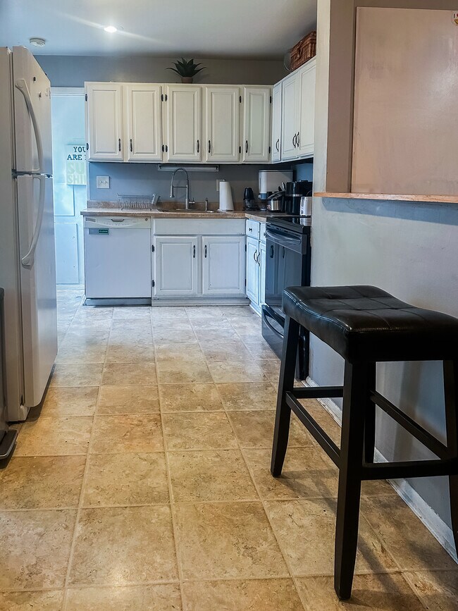 4699 E Bails Place, Denver, CO 80222 - photo 3