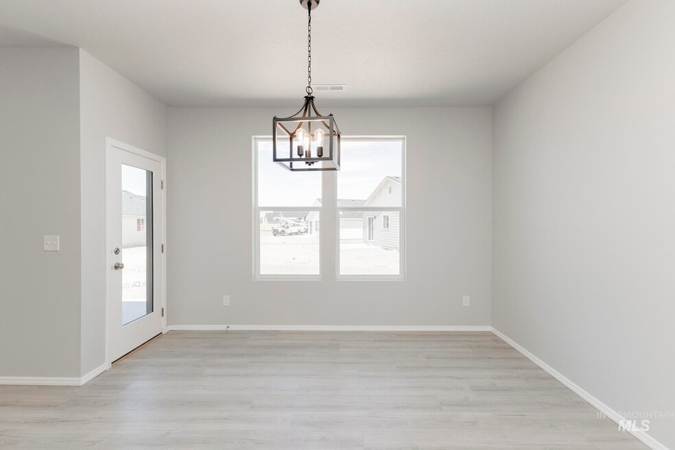 13710 Oliver St, Caldwell, ID 83607 - photo 1