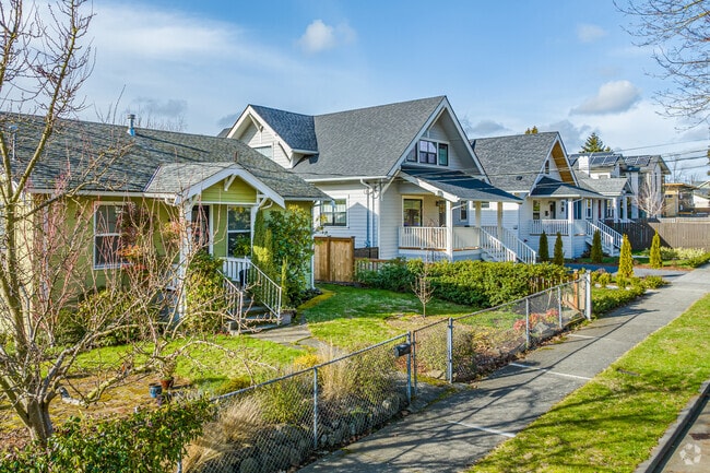 Fremont streets are lined with sidewalks and craftsman style homes.