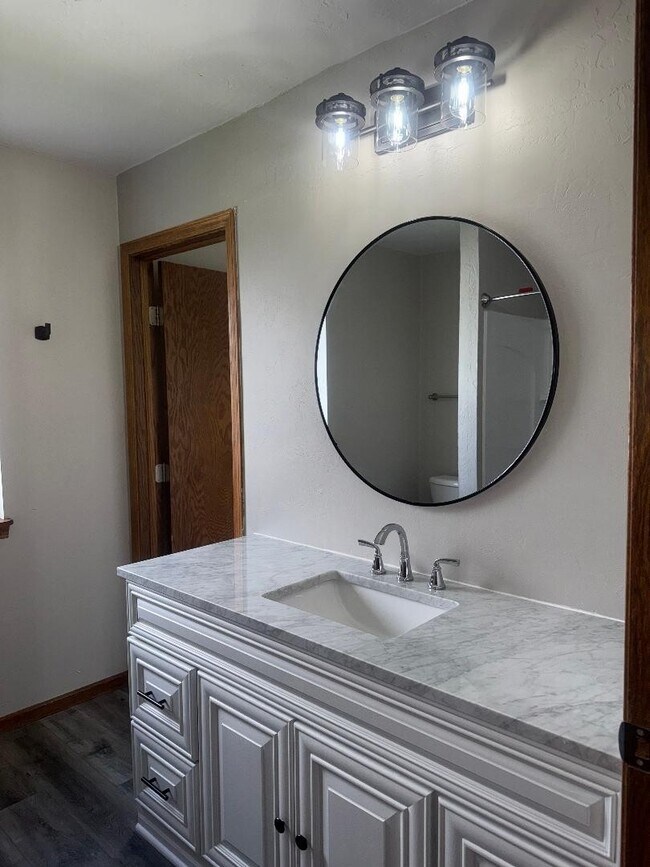 W6141 Aerotech Dr, Appleton, WI 54914