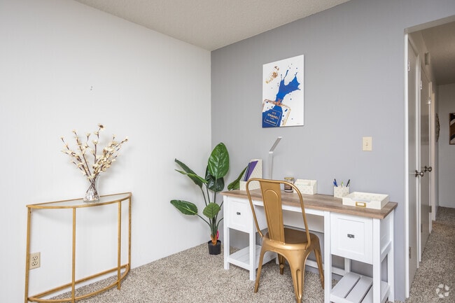 3000 Grand Apartments, Des Moines, IA 50317 - photo 7