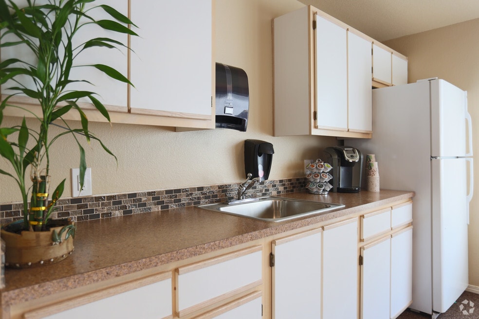 South Pointe Apartments, Salem, OR 97306 - photo 1