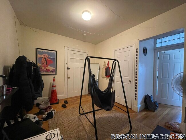 62 Egmont St unit 1, Brookline, MA 02446 - photo 6