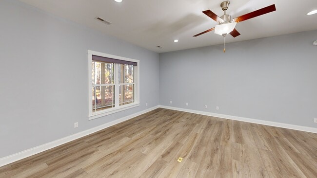 1274 Bear Island Pkwy, Zion Crossroads, VA 22942 - photo 2