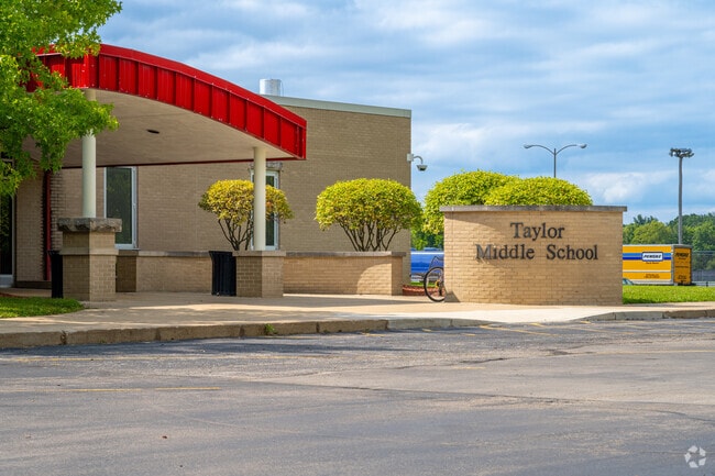 Taylor Middle School receives an overall Niche Grade of C.