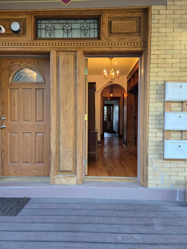 2325 Reading Rd unit Apartment 1, Cincinnati, OH 45202 - photo 3