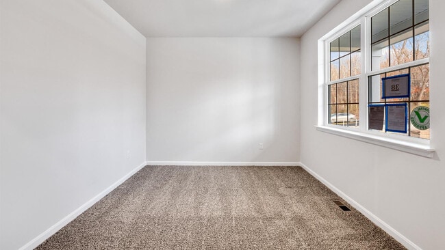 523 Atkinson St, Shenandoah Junction, WV 25442 - photo 3