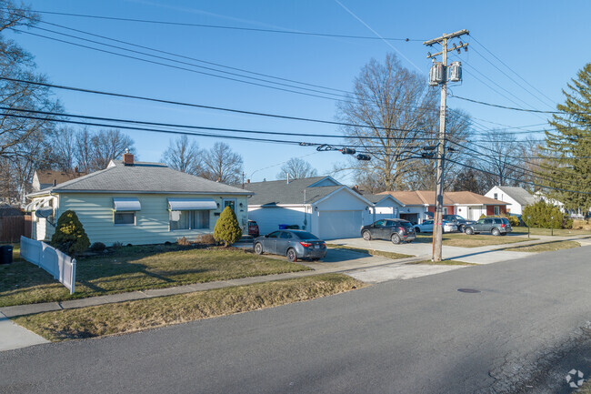Mid-century ranch homes are a popular housing option in the Mud Brook neighborhood.