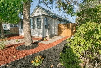 4898 S Logan St, Englewood, CO 80113