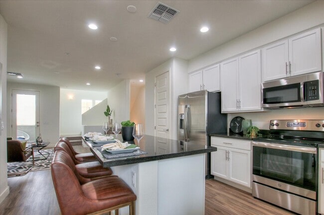 8th and Row Townhomes, Phoenix, AZ 85006 - photo 2