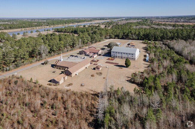 Miracle Academy Preparatory School is located in St Stephen.