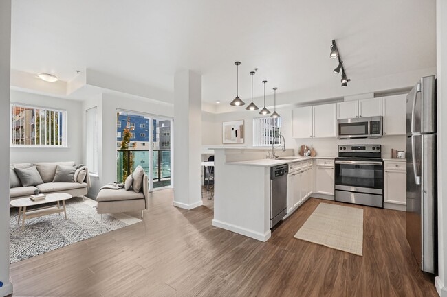 Mercerview Apartments, Seattle, WA 98109 - photo 4