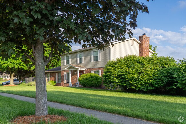 Most homes in Bridgeton have a mixed facade made of brick and vinyl.