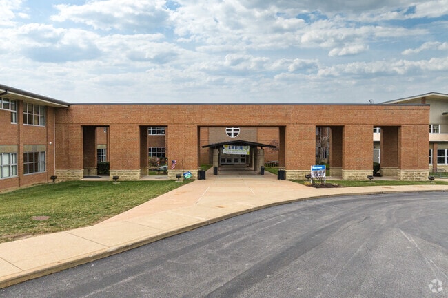 Ladue Fifth Grade Center  is part of the Ladue School District.