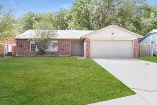 501 N Ramblin Oaks Dr, Moore, OK 73160