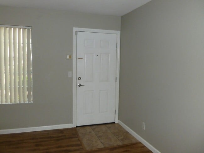 2110 Sealion Dr unit 107, Las Vegas, NV 89128 - photo 4