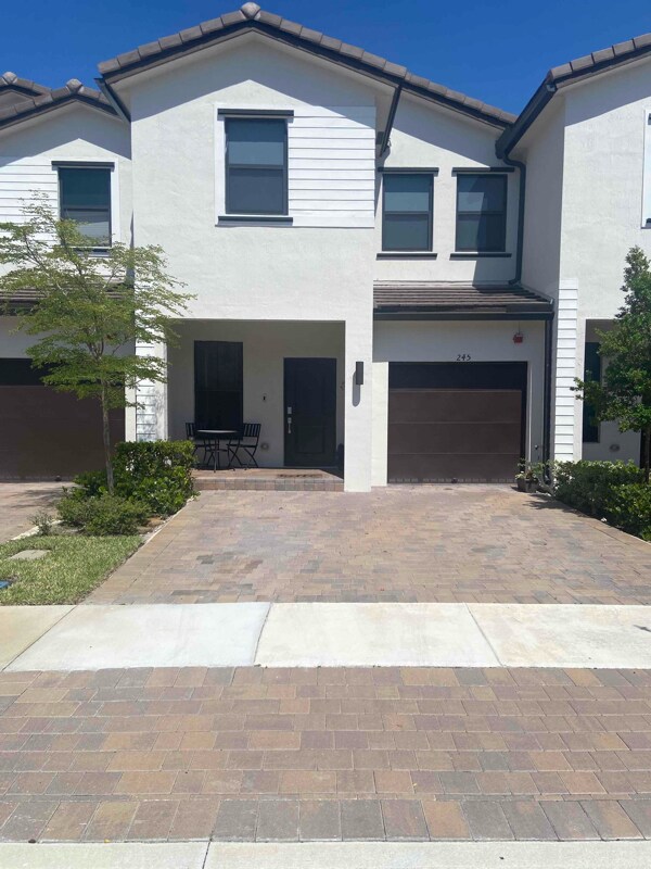 245 SW 159th Way, Pembroke Pines, FL 33027