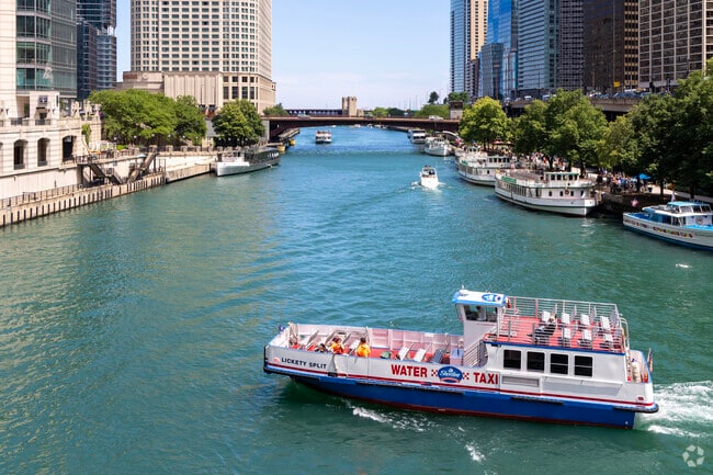 The water taxi is a great way to get around Streeterville and downtown Chicago.