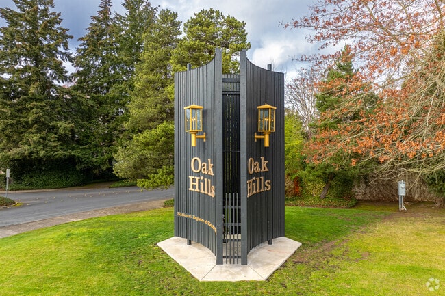 One of the first master-planned communities in Oregon and on the National Register of Historic Places, Oak Hills is a suburban city just west of Portland.