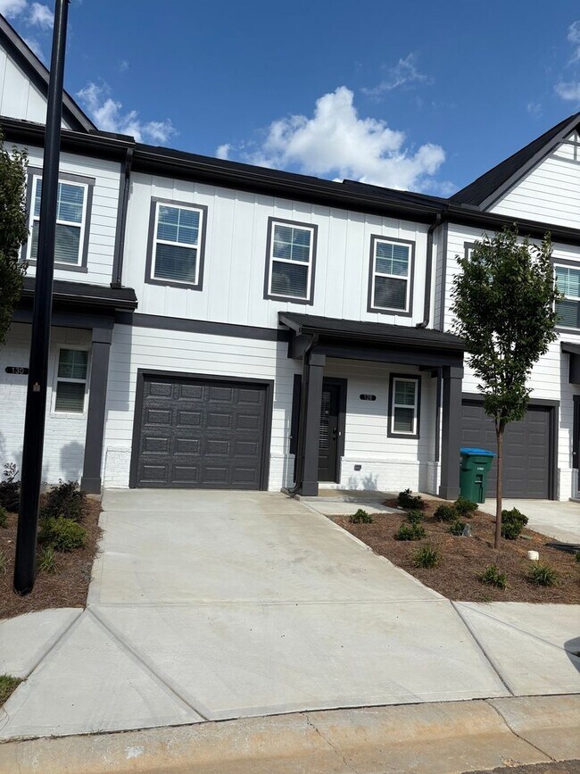 128 Lauren St, Adairsville, GA 30103