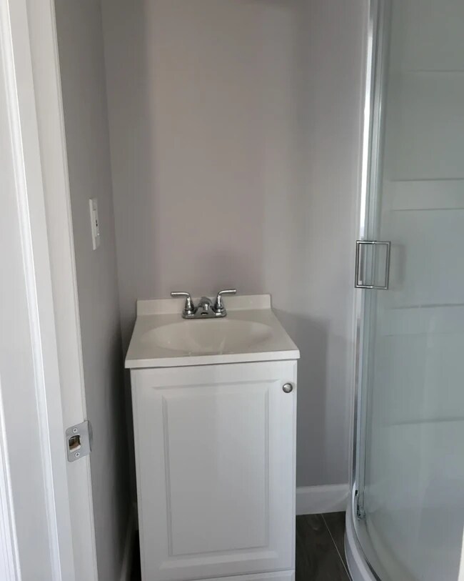 19720 NW 40th Ct unit efficiency, Miami Gardens, FL 33055 - photo 3