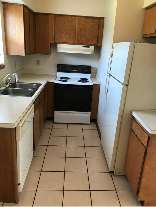 1579 Athena Dr, Kent, OH 44240 - photo 7