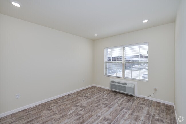 Pine Street Apartments, Pawtucket, RI 02860 - photo 6