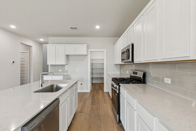 396 Blackwater Trail, Waxahachie, TX 75165 - photo 5